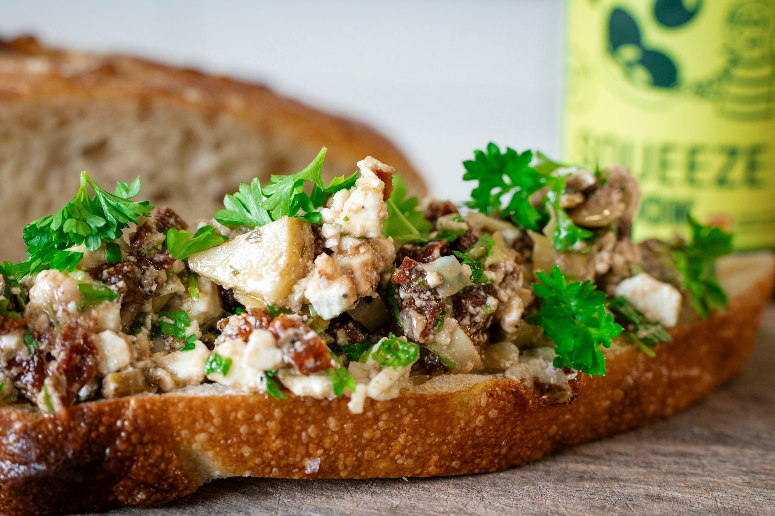 Middelhavsdipp med feta, oliven og soltørkede tomater 🫒